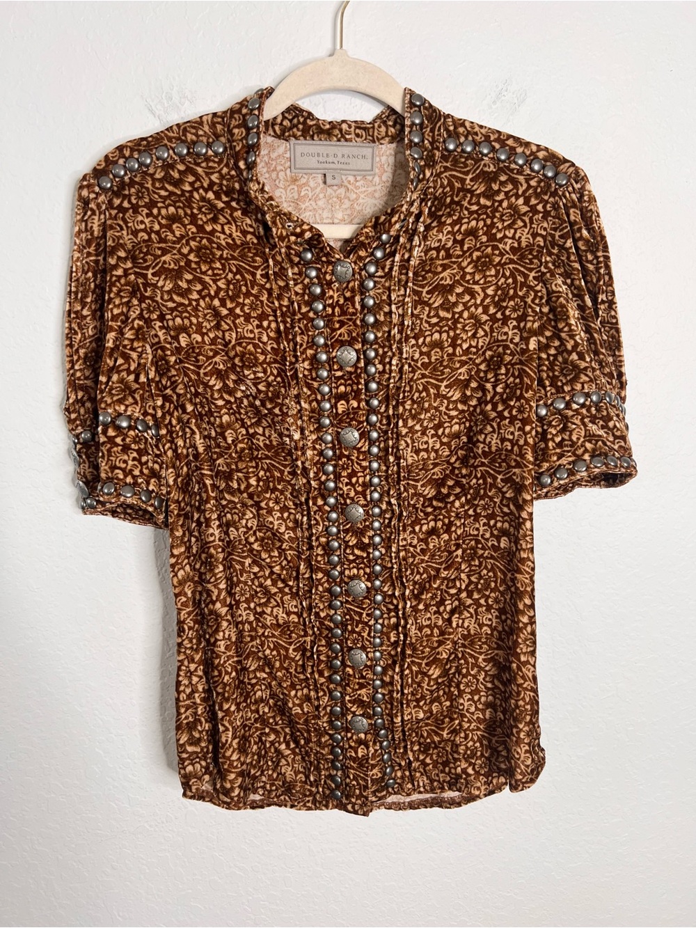 Double D Ranch Western Velvet Studded Button Top Shirt Women’s Small Floral B8